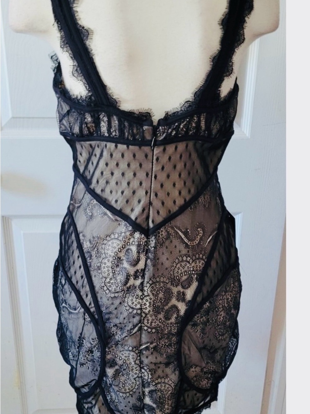 Stunning Bebe French Lace Black Lace Dress- XS - NWOT - Picture 2 of 2